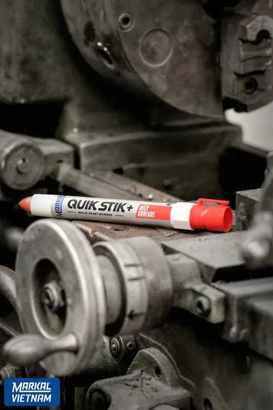 Ứng dụng bút sơn Markal Quik Stik đánh dấu máy móc bôi dầu