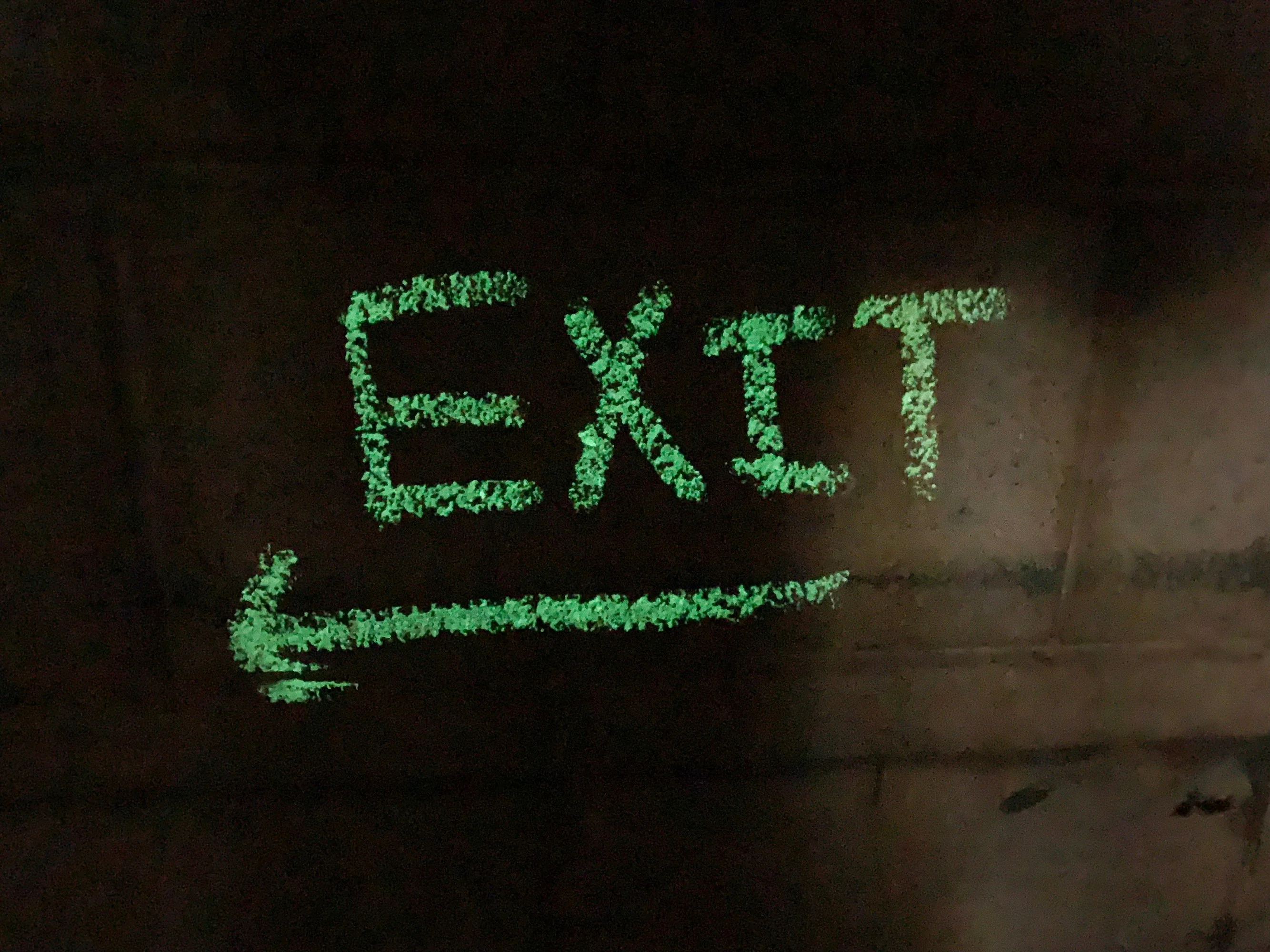 QUIK STIK®+ GLOW IN THE DARK Premium Solid Paint Marker mã 028850 ảnh 4